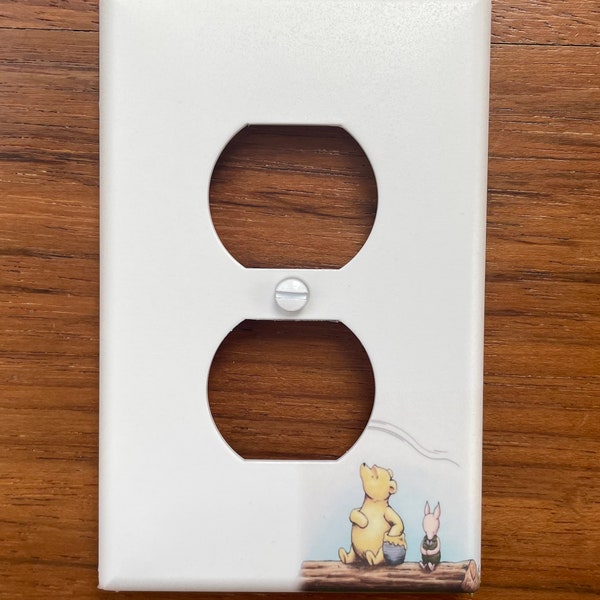 Classic Winnie the Pooh Light switch plate cover // PERSONALIZED Piglet // Piglet Bee Pooh Bear // baby nursery // FAST SHIP!