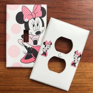 Couvercle de la plaque d'interrupteur Minnie Mouse // Noeud rose // PERSONNALISÉ // EXPÉDITION RAPIDE !