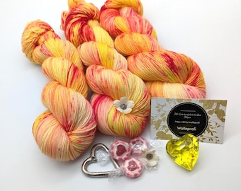 Hand-dyed sock yarn 4-ply 100g/420 m "Candy Sweets" pink yellow speckles socks scarves accessories knitting mulesing-free handdyed yarn