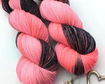 Hand-dyed sock yarn 4ply High Twist 100g/400m Merino extrafine - "Forever Pink" pink black Halloween knitting mulesing-free hand-dyed