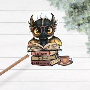 Book Dragon Leggi libri Be Kind Stay Weird Adesivo impermeabile laminato termico, Book Dragon Like A Book Worm Only Cooler, Divertente adesivo per bambini