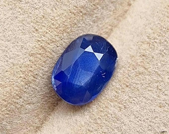 Zafiro azul de 1,42 ct • Origen en Birmania • Natural, sin calentar ni tratar • Forma ovalada • Certificado por laboratorio • Joyería a medida • IG The Lotus Gem