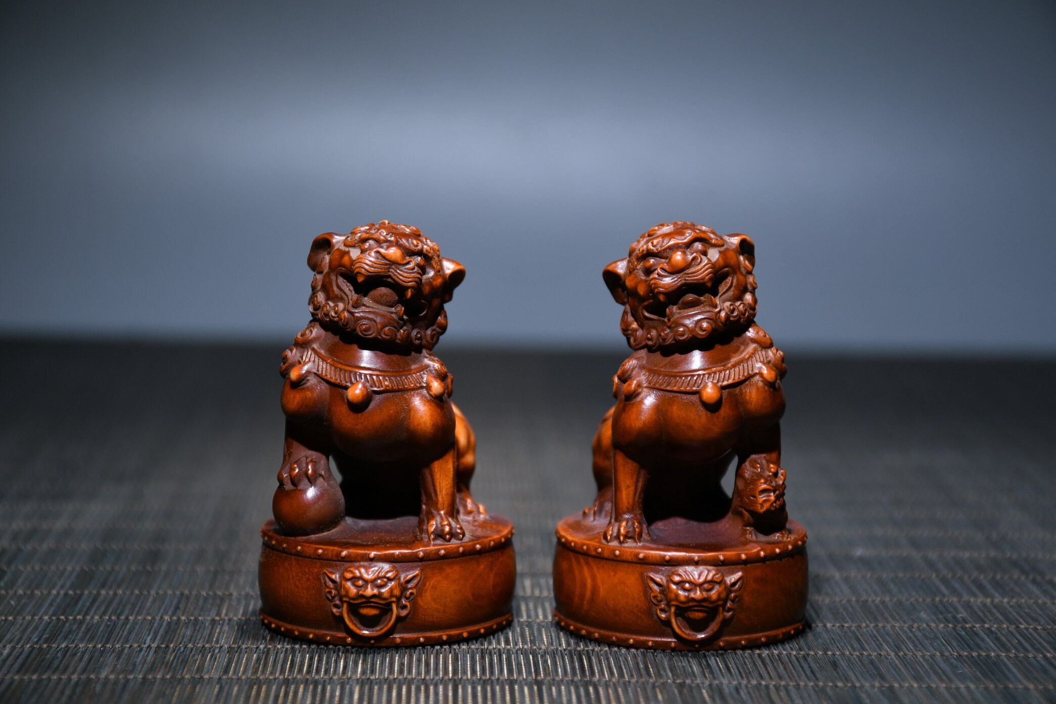 中国の木彫刻 中国の民俗工芸品、ツゲの木で手彫りされた獅子像のコレクション