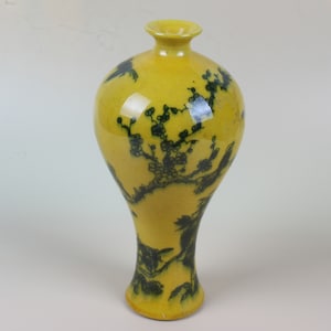 China collection yellow glazed ceramic xi&#39;shang&#39;mei&#39;shao plum vase