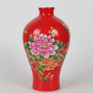 Hand-painted ceramic vases from the folk collection