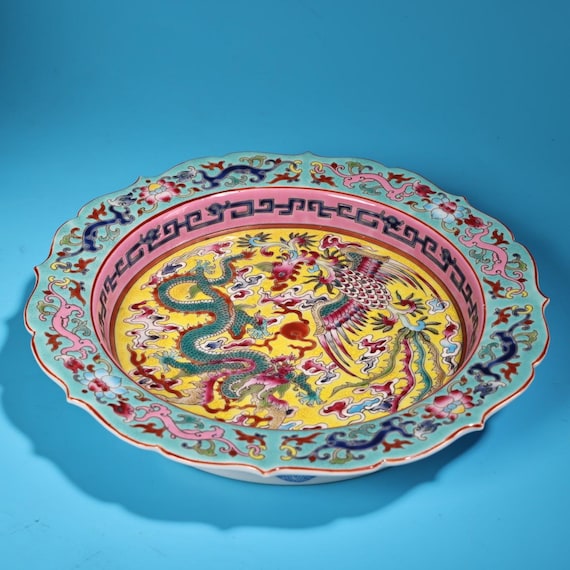 Colección antigua y rara de platos de porcelana rosa y esmaltados