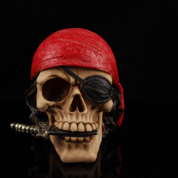 Statue modèle peinte de crâne de pirate sculpté à la main chinois