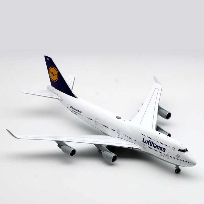 Die Cast 1:200 Scale Lufthansa B747-400 Alloy Aircraft Die Cast 1:200 Scale Lufthansa B747-400 Alloy Aircraft