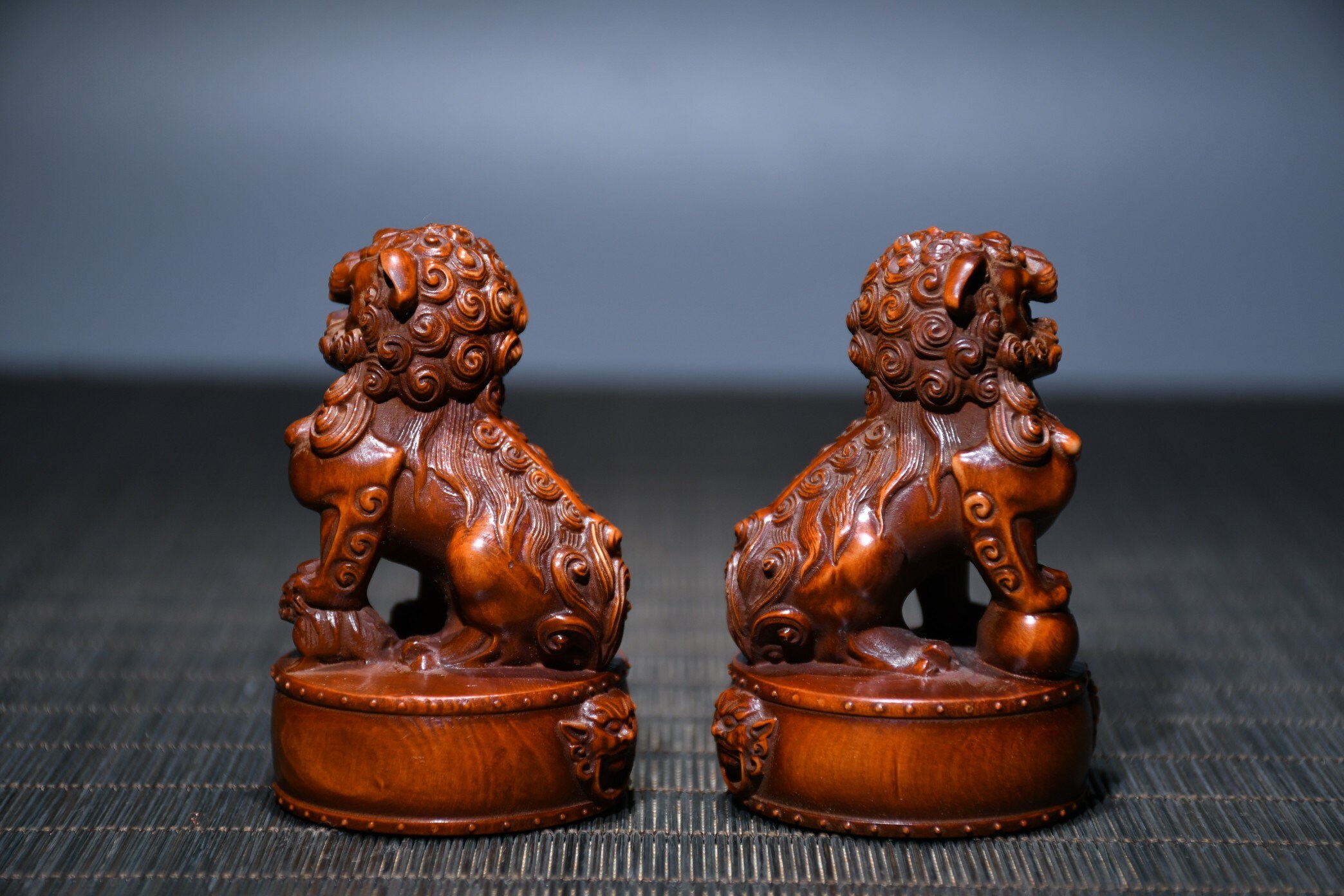 中国の木彫刻 中国の民俗工芸品、ツゲの木で手彫りされた獅子像のコレクション