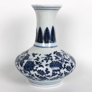 Chinesische Sammlung handbemalter Keramikvasen