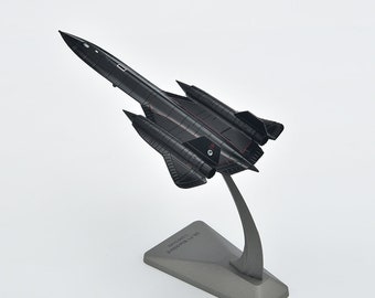 Diecast 1:200 Scale Alloy Model Of The Blackbird SR-71 Supersonic Reconnaissance Aircraft Toy Gift Collection Simulation
