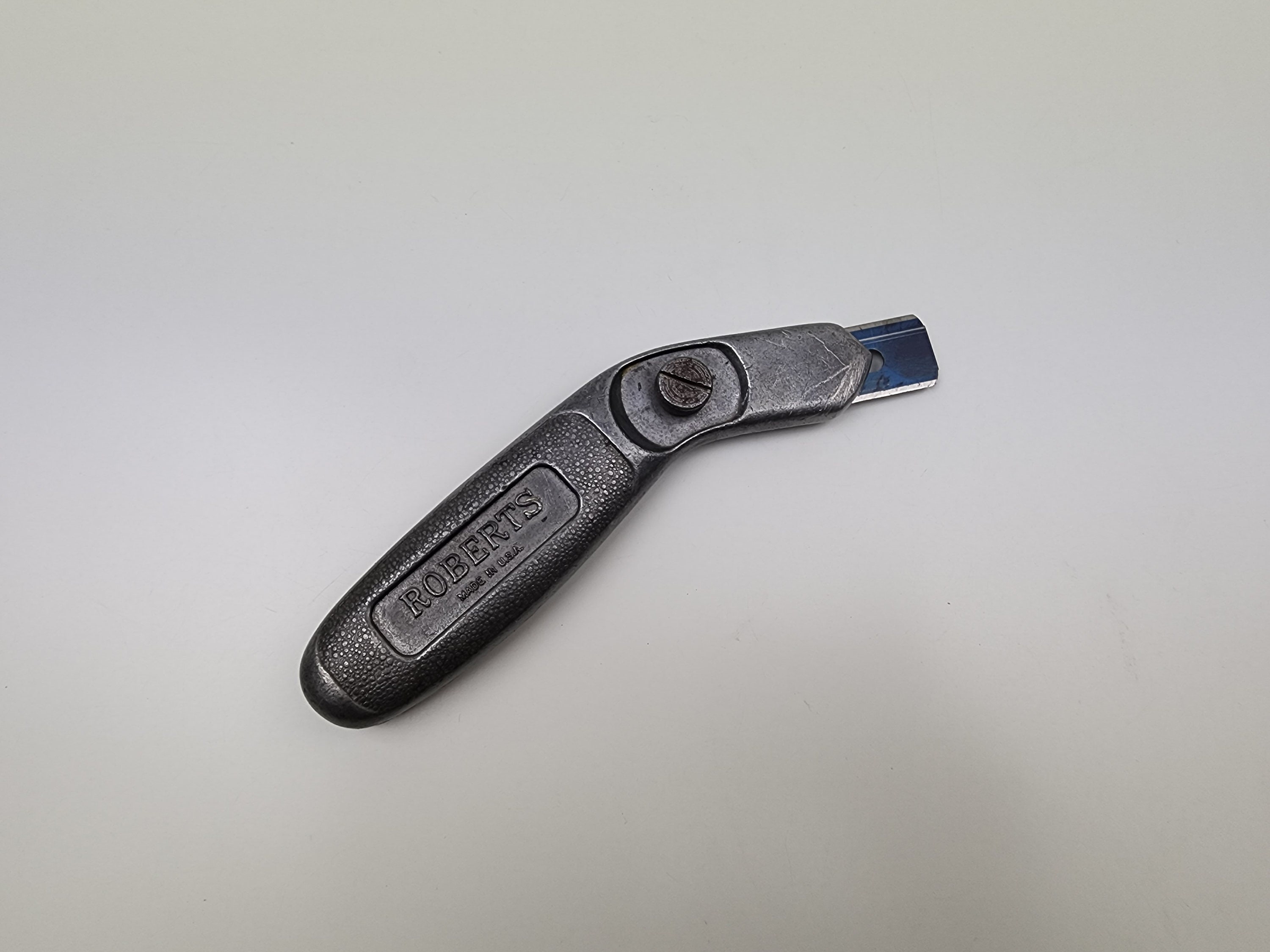 A Richard Utility Knife - Retractable - Grey / U-3-C
