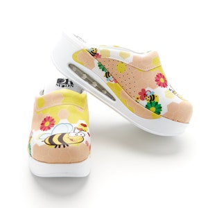 Women's Bee Patterned Air-Max Orthopedic Comfortable Hospital Medical Nurse Clogs, Dentist Nurse Doctor Gift, MOODA0057 image 1