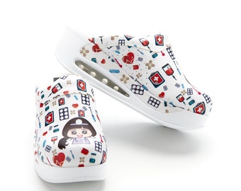 Women&#39;s Injector Syringe Patterned Air-Max Orthopedic Comfortable Hospital Medical Nurse Clogs, Dentist Nurse Doctor Gift, MOODA0146