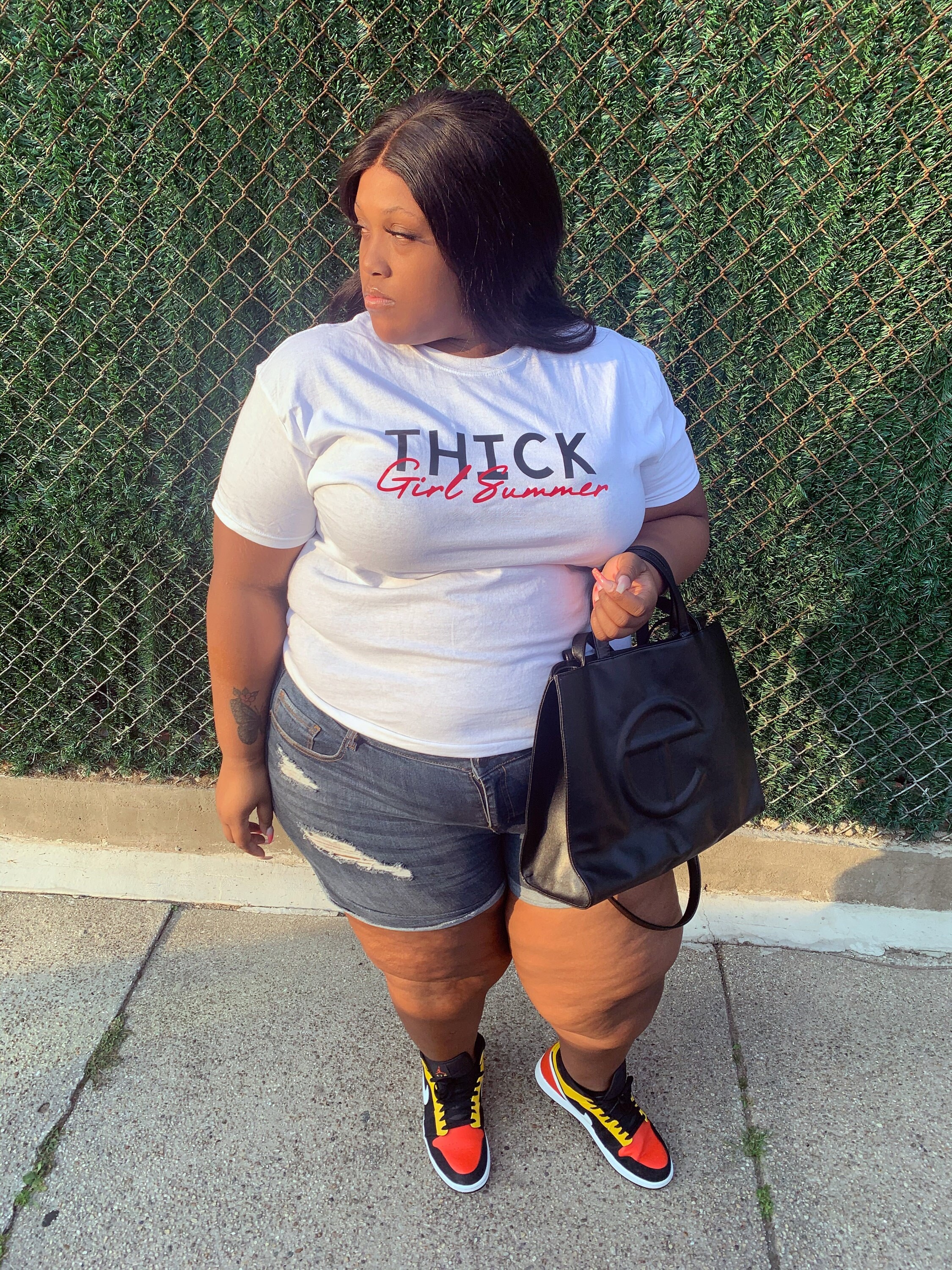 Thick top girl outfit