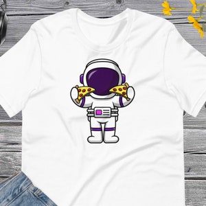 Astronauta Sosteniendo Pizza Unisex T-Shirt, Pizza Lover Gift, Astronaut Shirt, Party Space Astronaut, Pizza Lover Shirt Unisex T-Shirt