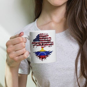 Hermoso Árbol Estados Unidos Venezuela Banderas Países Unión, Venezuela en USA, Venezolano nacido en USA Taza blanca brillante