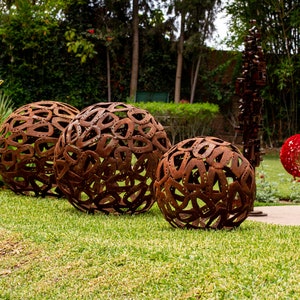 Horse Shoes sculpture-Sculpture-Garden Sculpture-Exterior-Sculpture-Outdoor Sculpture-Metal Horse-Yard Sculpture-Steel Sculpture