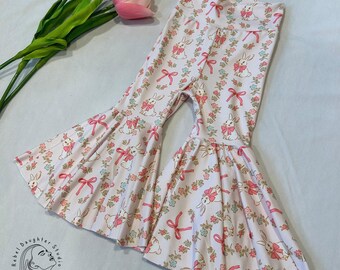 Pantalones acampanados rosas para bebé y niña pequeña con diseño de conejito de Pascua y flores / Conjunto adorable de Pascua / Sesión de fotos infantil con pantalones de Pascua para niña