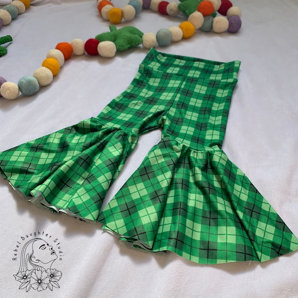 St. Patrick's Day Plaid Baby Bell Bottoms | Baby & Toddler Bell Bottoms | St. Paddy's Day Baby Outfit | Baby Photoshoot Outfit
