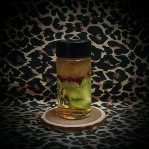 Liliths apotekare | Liliths gåtfulla kraft | Rituell olja | Parfymalkemist