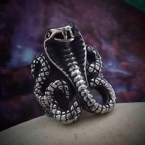 QUEEN Cobra | ShapeShifter | Magick Ring l Spirit Vessel | Haunted Companion
