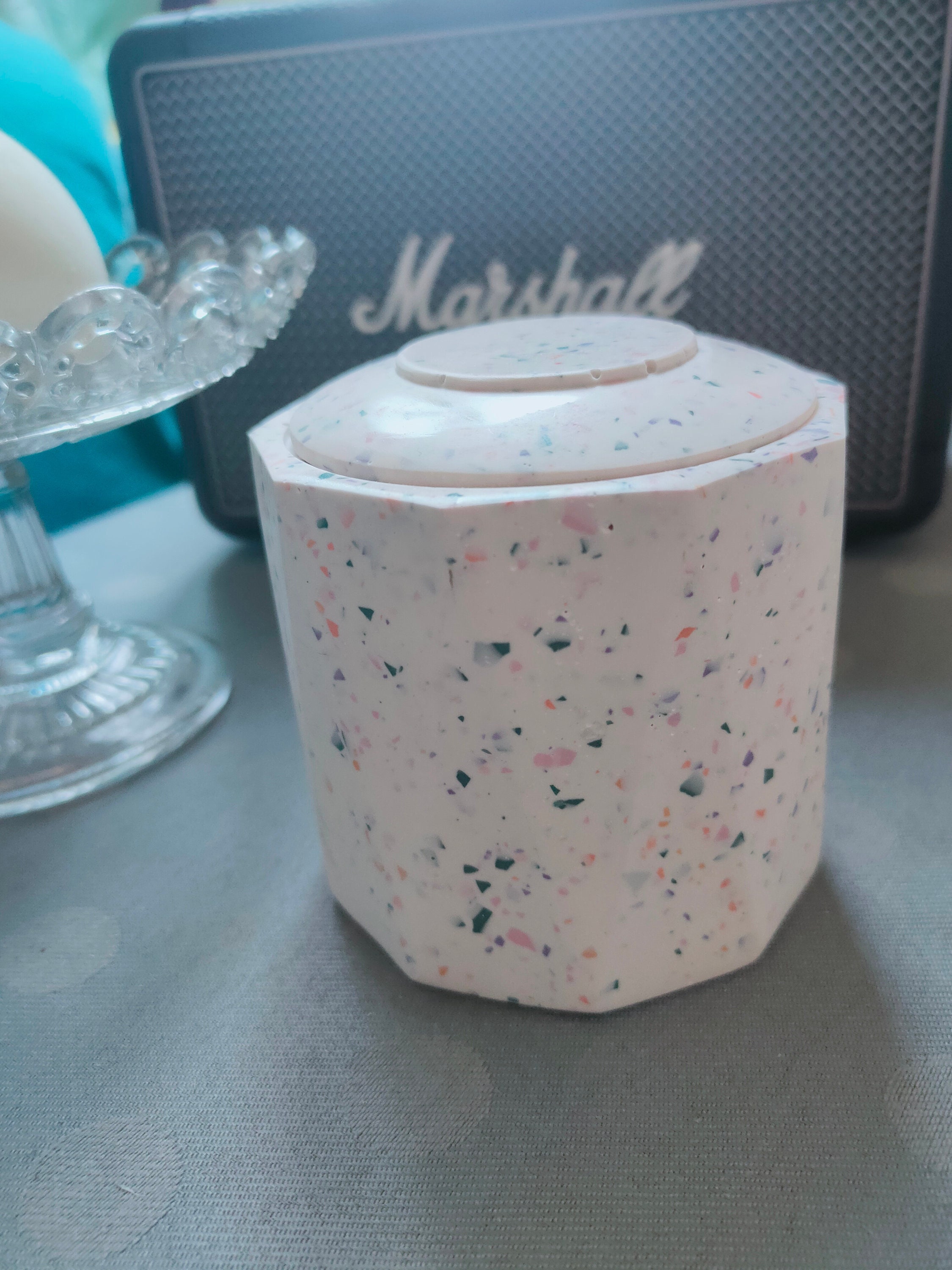 Pot Terrazzo avec Couvercle en Jesmonite