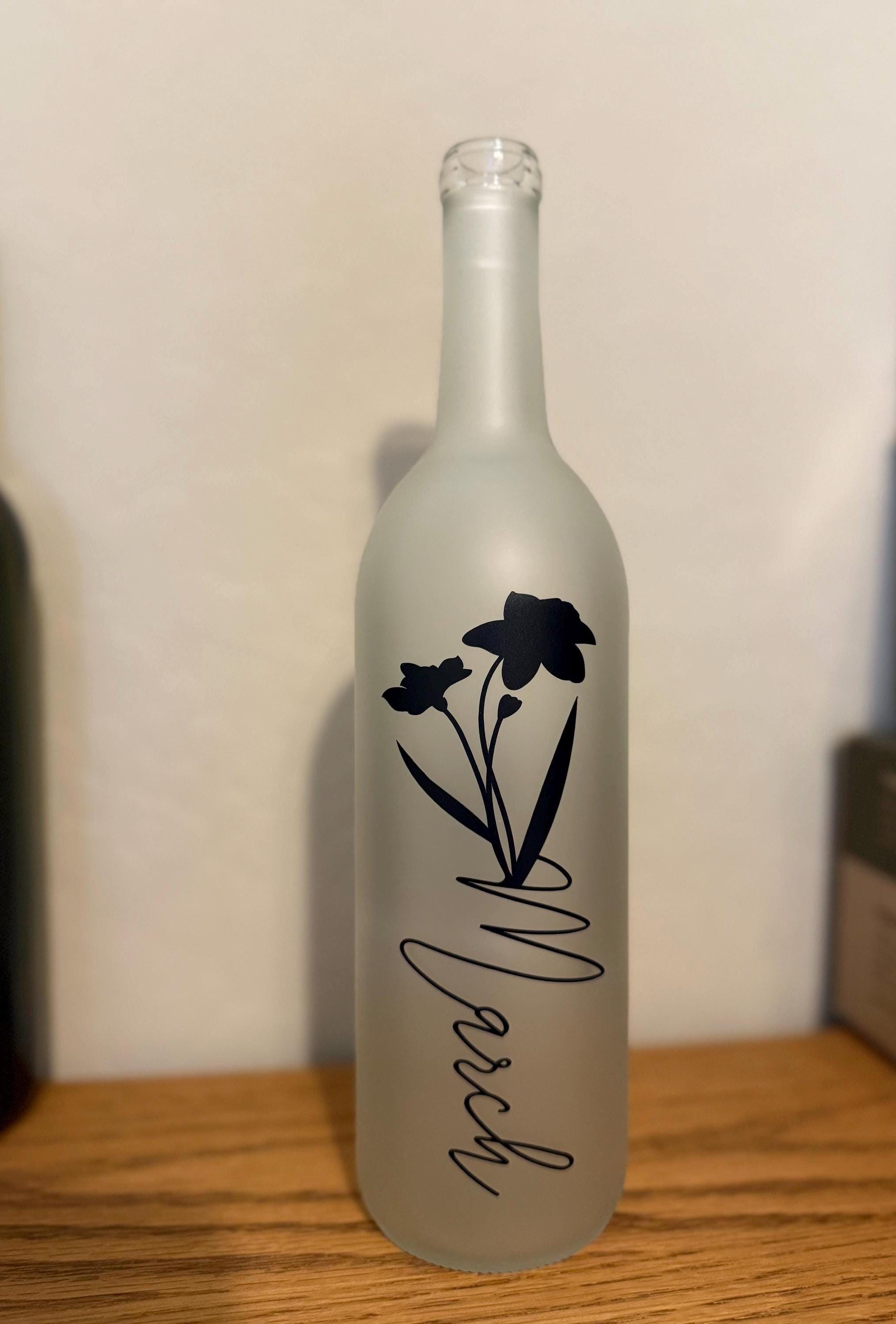 Birth month flower lighted wine bottle, birthday flower, mom gift, sister gift, Christmas gift, decorated wine bottle - Thumbnail 3