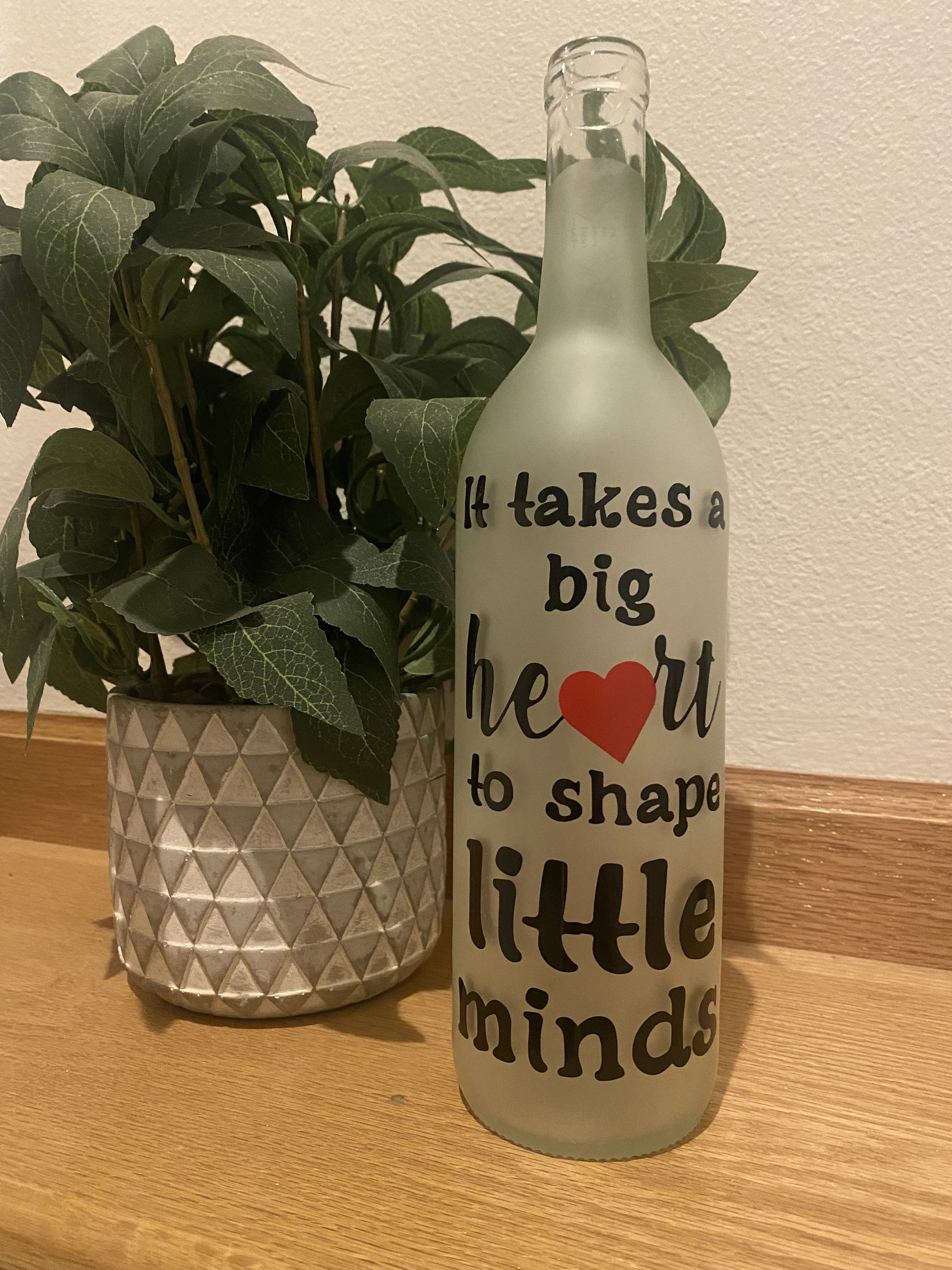 It takes a big heart to shape little minds. Lighted wine bottle, teacher gift, daycare gift, preschool teacher, elementary school teacher - Thumbnail 2