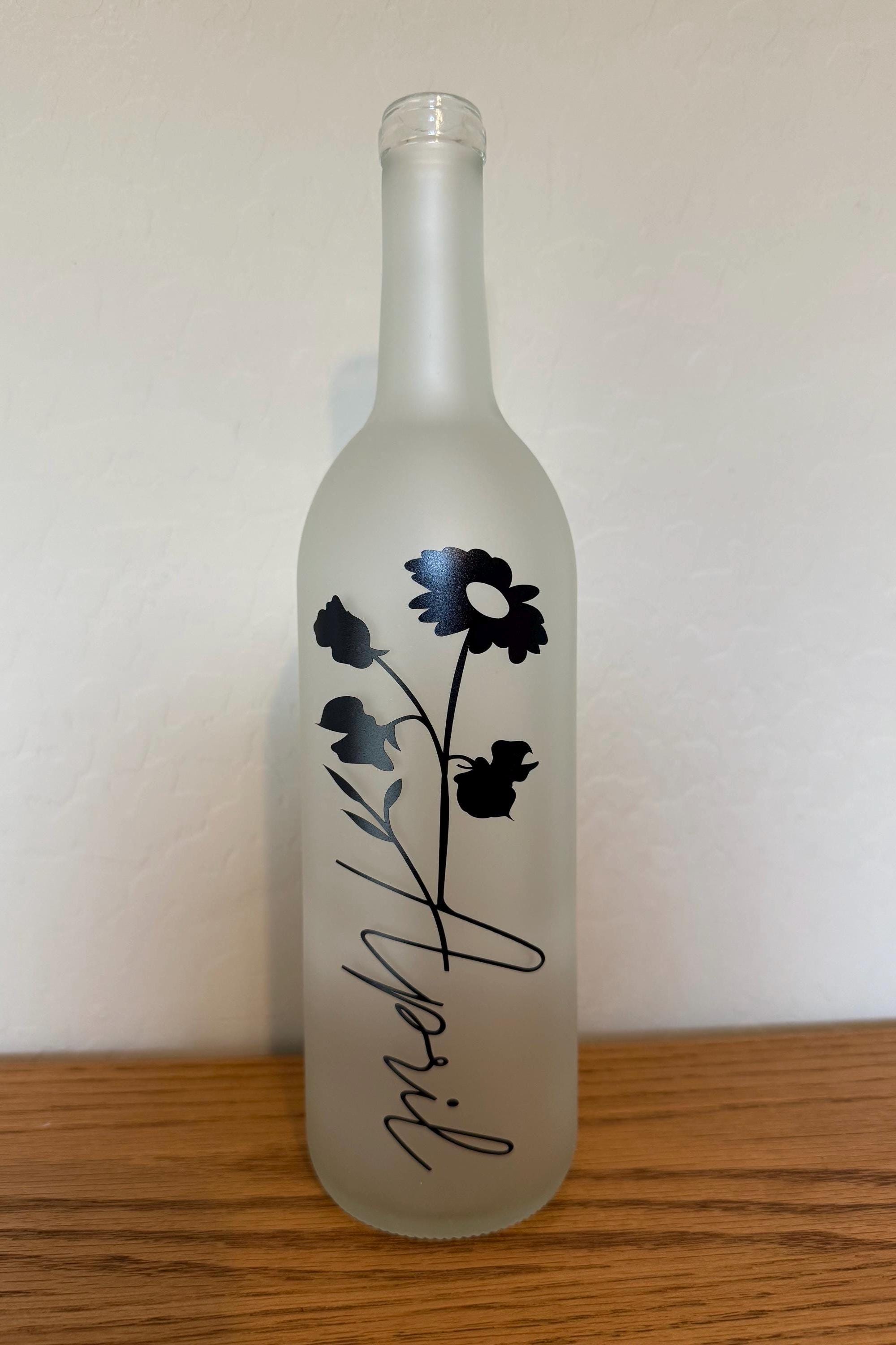 Birth month flower lighted wine bottle, birthday flower, mom gift, sister gift, Christmas gift, decorated wine bottle - Thumbnail 4