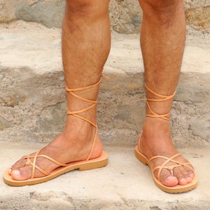 ベアフットメンズレザーレースアップサンダル、ギリシャメンズサンダル、ゲイミニマリストハンドメイドレザーストラップサンダル - Cherr M