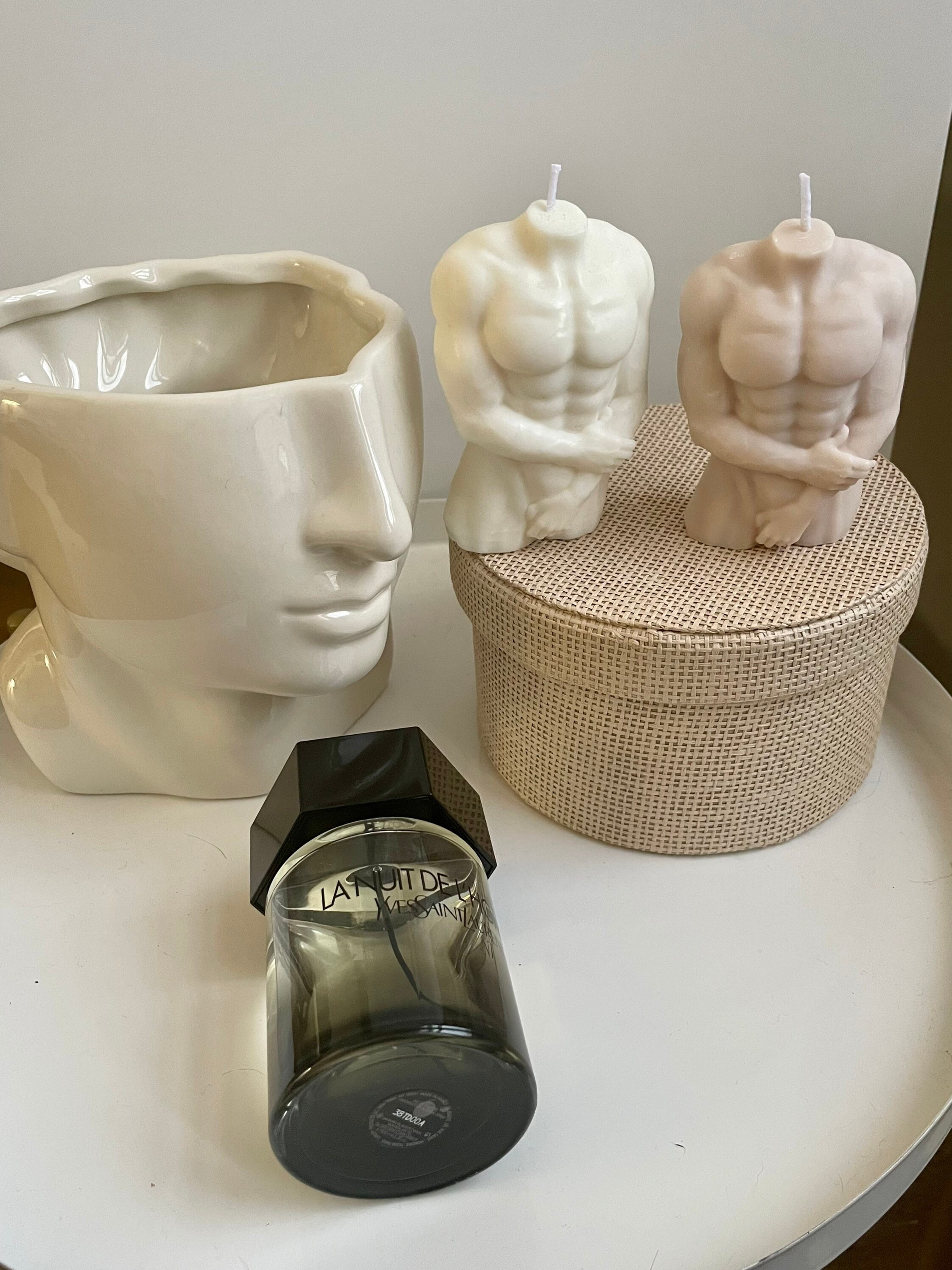 Bougie Artisanale Corps d'athlète - d'un Homme- Shy Man