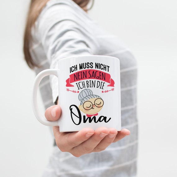 Oma Tasse Mit Spruch „Ich Bin Keine Rentnerin – Ich Bin Vollzeit Oma“ – Weiß/pink, 330 Ml, Spülmaschinenfest