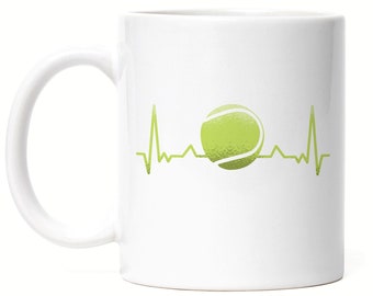 Tennisbal beker witte tennisracket speler spel bal sport vrije tijd hobby tennisbaan tennisracket