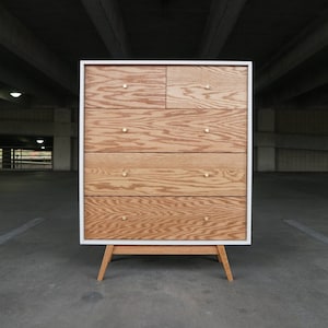 Mid Century Modern Dresser • 5 Drawer