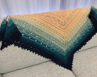 Superbe écharpe/ châle en coton crocheté à la main