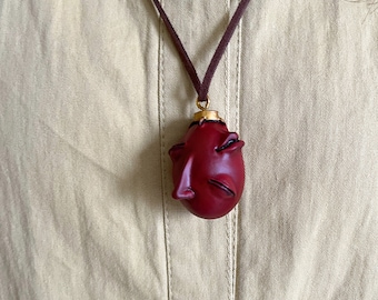 Collana periferica del gioco Berserk creativo, collana fatta a mano con l'uovo del re, collana con ciondolo cosplay anime unica, regalo di Halloween