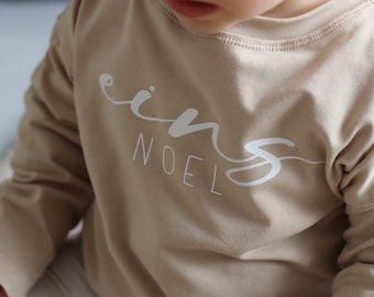 Personalisiertes Shirt Kinder – Name & Zahl – Oversizeshirt - Geschenk zum Geburtstag – Handmade Shirt Jungen und Mädchen - 1. Geburtstag