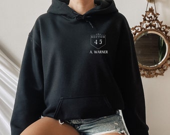 Sudadera con capucha Shatter Me de Aaron Warner, Shatter me, sudadera con capucha de uniforme del sector 45 de CCR, merchandising de BookTok, merchandising de Bookish, sudadera con capucha Shatter Me de Kenji Kishimoto