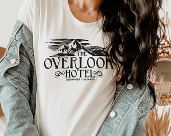 T-shirt ispirata all'Overlook Hotel, film horror di Stanley Kubrick, Shining, regalo per i fan di Stephen King, maglietta del film di Halloween, Redrum