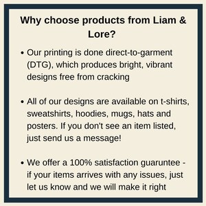 Peut inclure: Texte sur fond blanc expliquant pourquoi choisir les produits de Liam & Lore. Le texte indique que leur impression est r&eacute;alis&eacute;e en direct sur le v&ecirc;tement (DTG), ce qui produit des designs brillants et vibrants, sans craquelures. Ils offrent &eacute;galement une garantie de satisfaction &agrave; 100%.