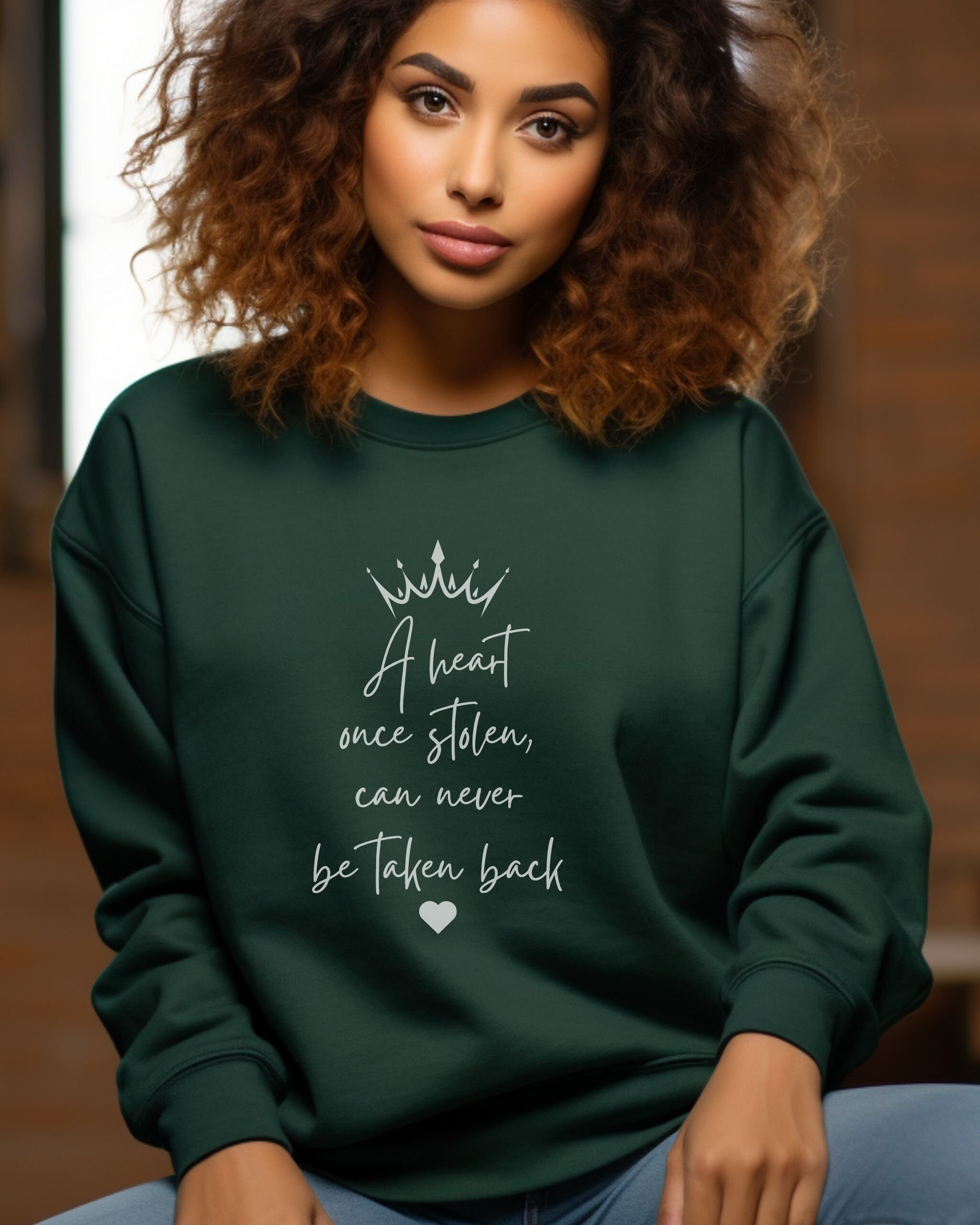 Sudadera Heartless Marissa Meyer, Camisa inspirada en Marissa Mayer, Regalos literarios, Regalo para amantes de los libros, Bookish, Book Merch