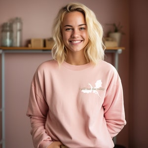 Mercancía de la cuarta ala, sudadera de la cuarta ala, suéter no moriré hoy, bookish, Rebecca Yarros Merch, camisa de fan del romance de fantasía, regalo de libro Light Pink