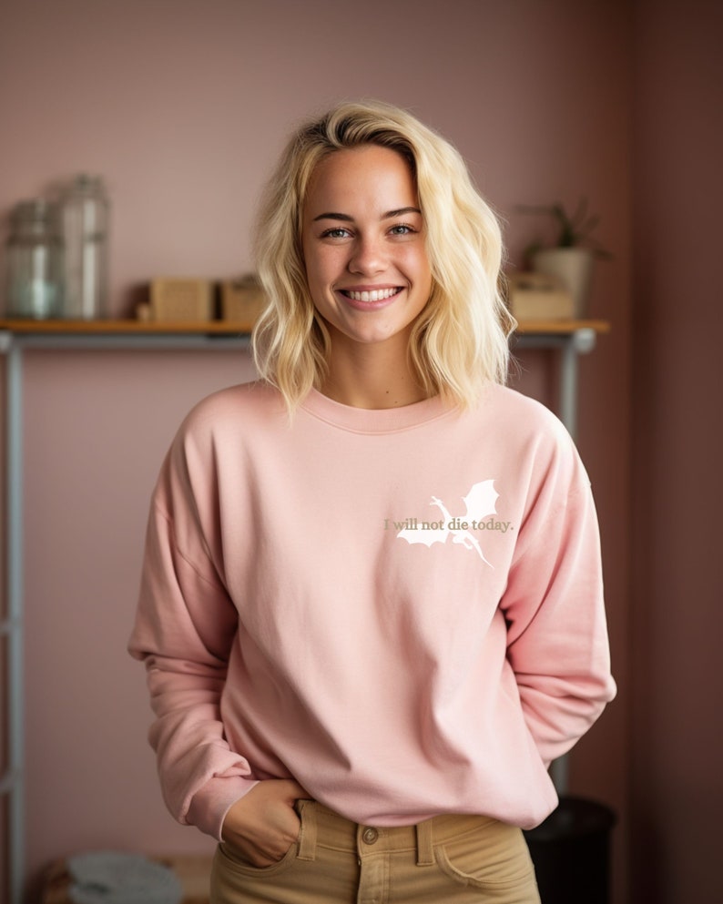 Mercancía de la cuarta ala, sudadera de la cuarta ala, suéter no moriré hoy, bookish, Rebecca Yarros Merch, camisa de fan del romance de fantasía, regalo de libro Light Pink