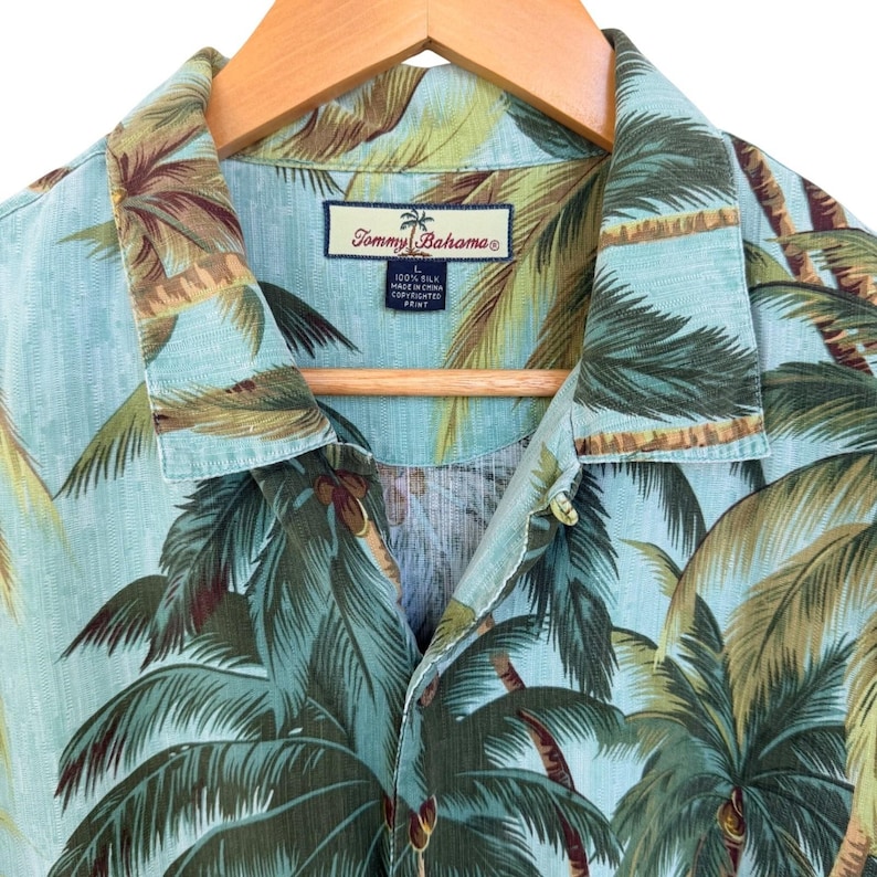 Tommy Bahama Mens Large 100% Silk Palm Tree Tropical Camp Shirt Light Blue L image 3