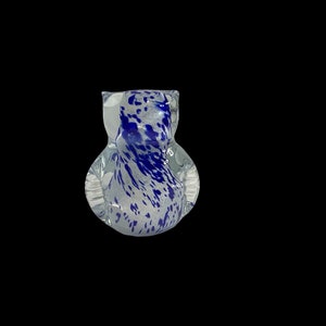 Art Glass Owl Vetro Eseguito Made in Italy Murano Cobalt Blue and White Encased