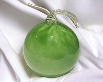 Vintage Art Glass Granny Smith Green Apple Paperweight
