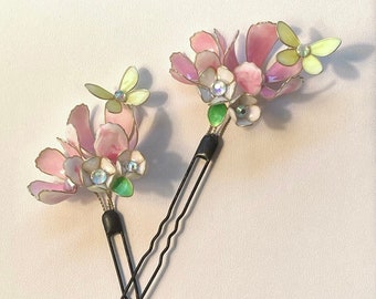 Light pink flower hairpin with butterfly, flower jewelry, butterfly jewelry, wedding hair piece, wedding gift, resin kanzashi, resin hairpin