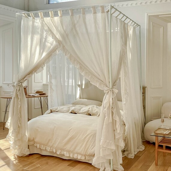 Bedspread for 4 poster bed hotsell