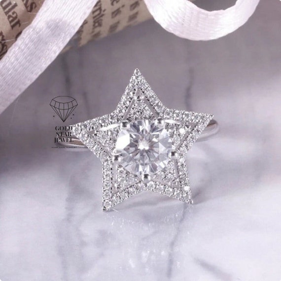 18K White Gold Baguette Diamond Star Ring